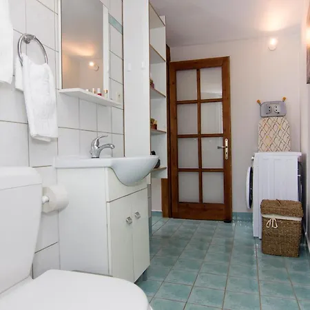 Bostani Seaside House Mani